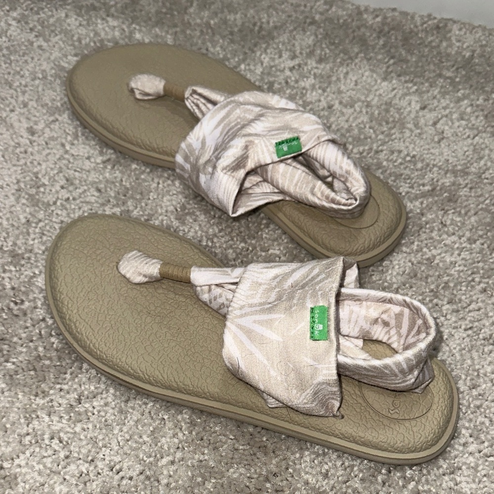 Sanuk Tan and Cream Women's Sandals